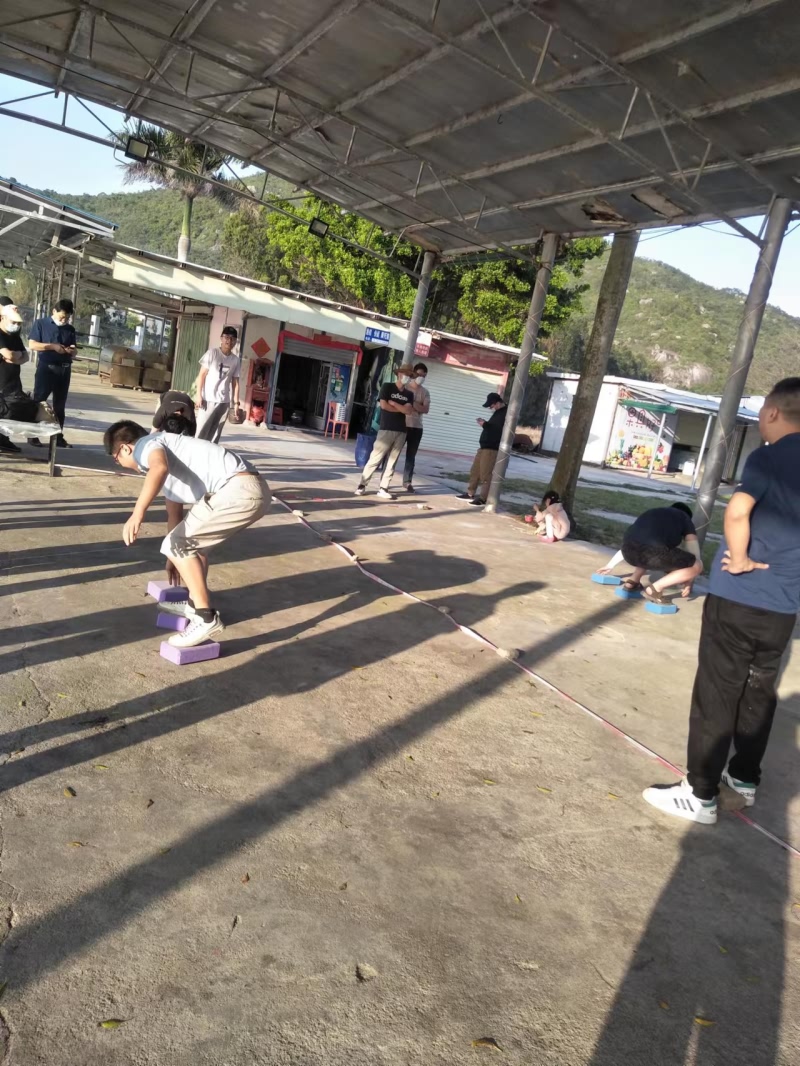 0fe7d35c0ec049536bff3ffa98891a5a.jpg 摸石過河2.jpg